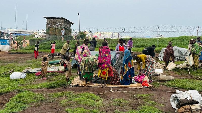 General Ulisses de Mesquita Gomes, Force Commander of MONUSCO, went on August 21 to Fataki then to Lodha to meet with communities and listen to their concerns to better protect them.