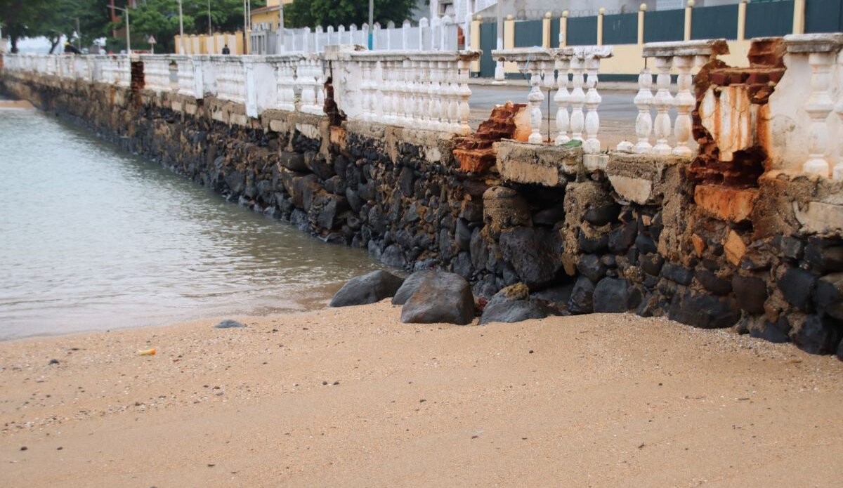 Une vue de la dégradation des côtes de Sao Tome-et-Principe (Photo UN/Samperode Mba)